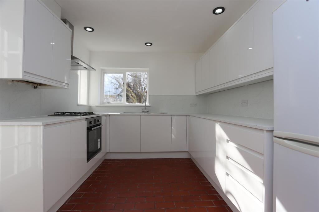 82 Wordsworth Street Kitchen.JPG