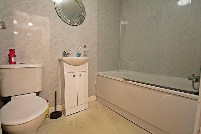 7_First Floor Shower