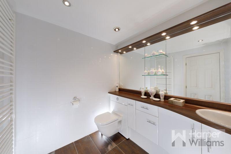 Cloakroom/ WC
