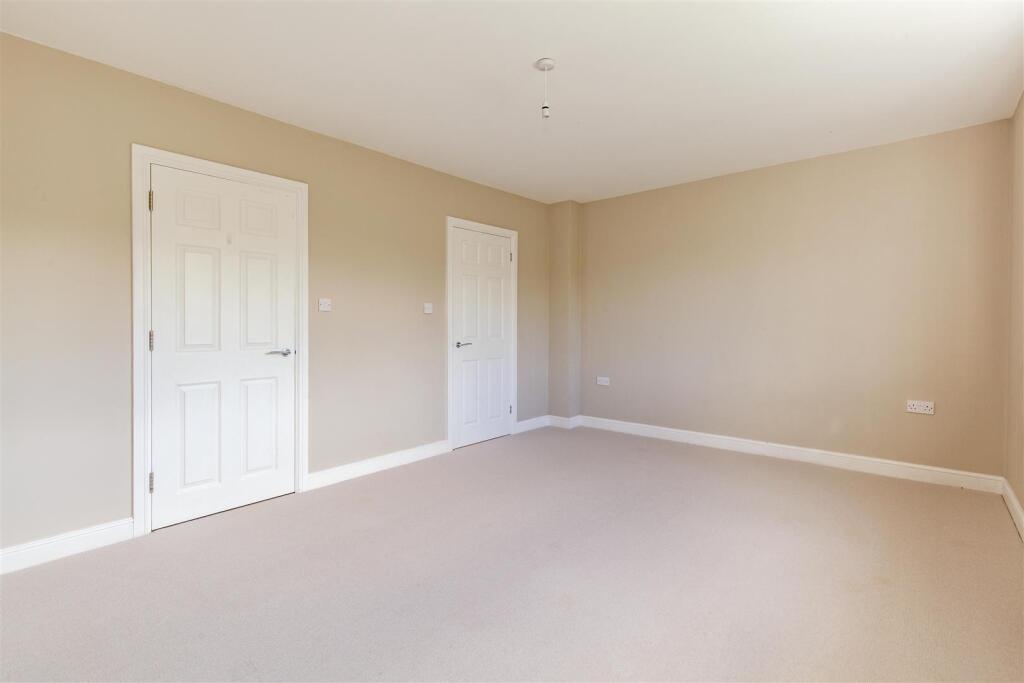 Bedroom 2-2.jpg
