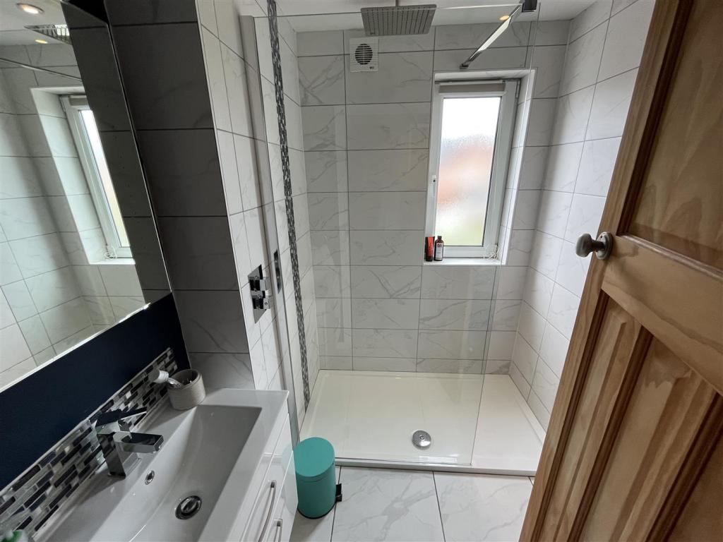 Shower Room.jpg