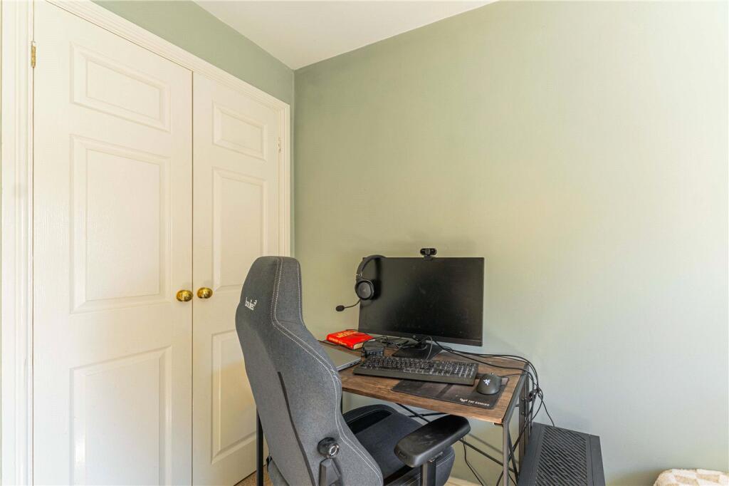 Bedroom 2 To Wardrob