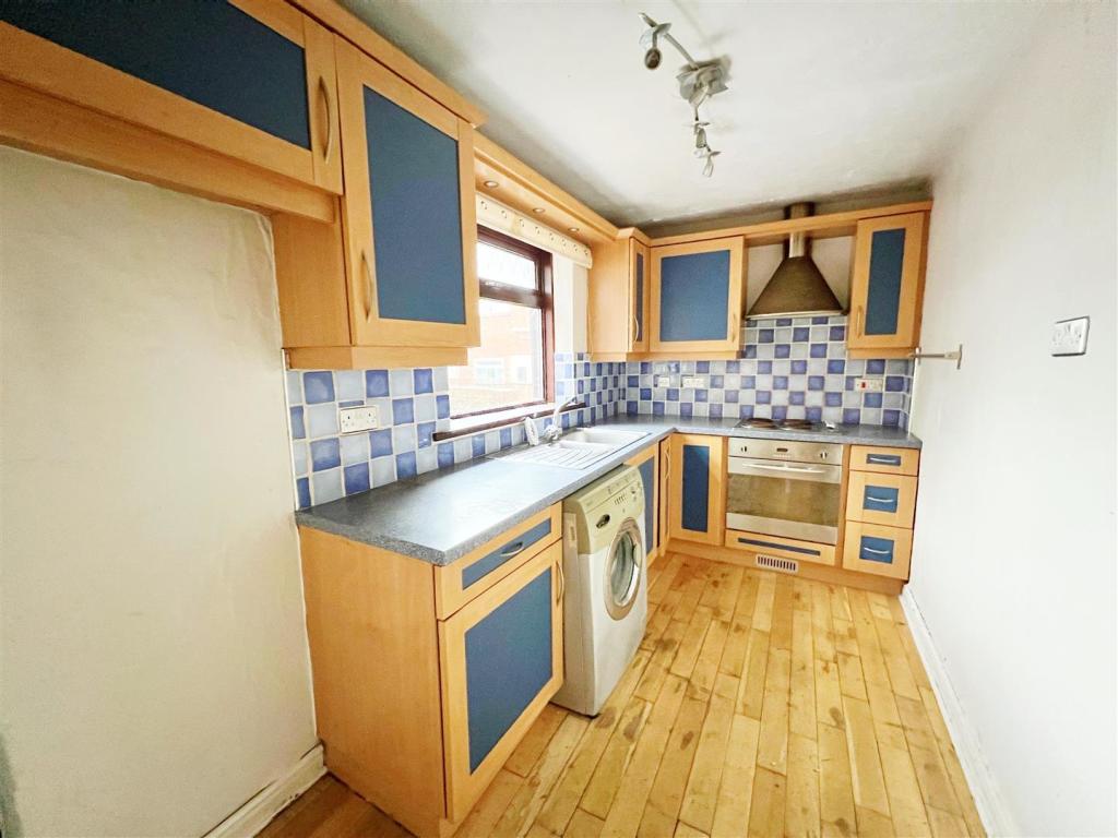 Kitchen 1.jpg