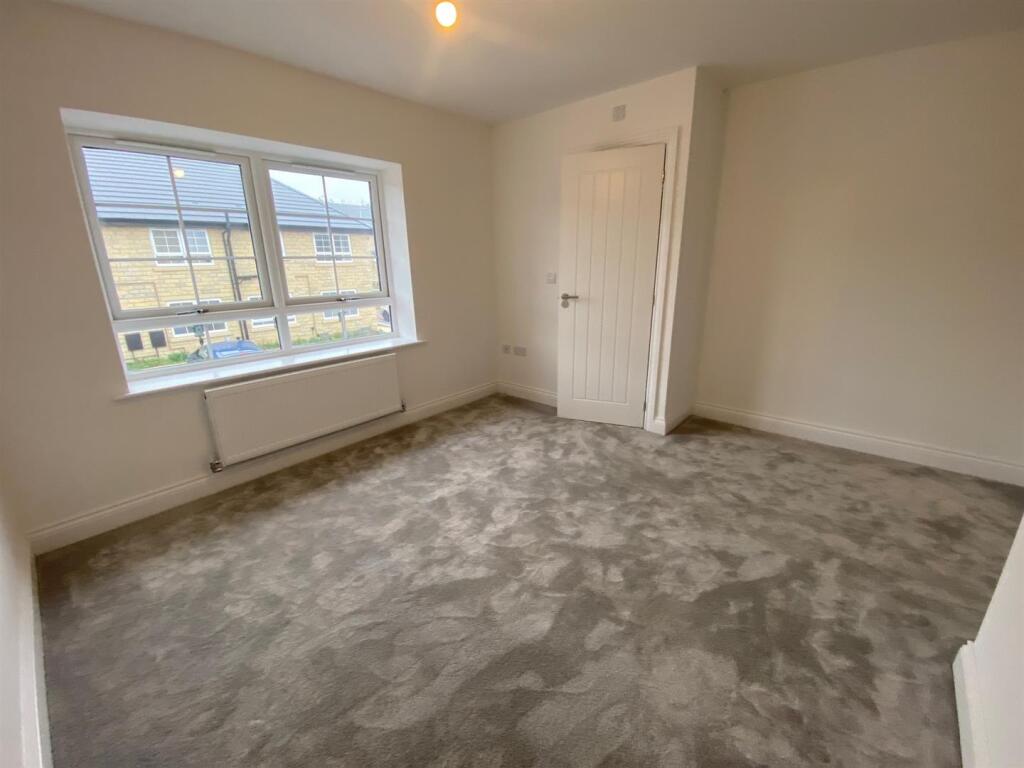 MASTER BEDROOM.jpg