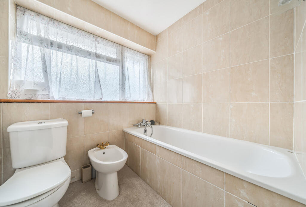 1387019-12-693fef...