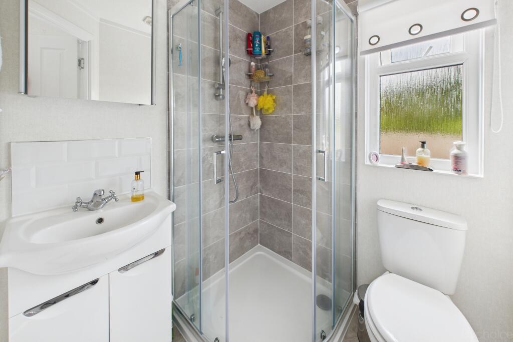 CAM05449G0-PR0024-STILL007