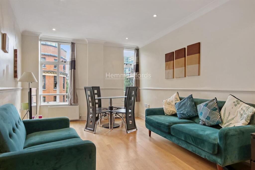 12-de6878556 - AM - Flat 7, 152, Goswell Road Lond