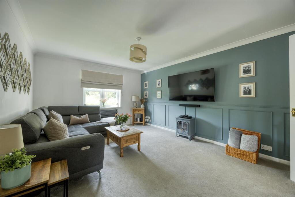 48_CASTLE_CIRCLE_LENNOXTOWN_023.jpg