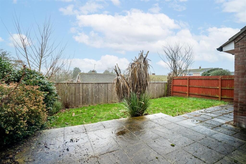 16 Trinity Dr-16 Trinity Dr, Newmarket--8.jpg