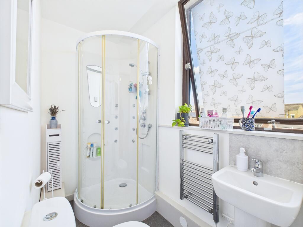 CAM01909G0-PR0331-STILL003