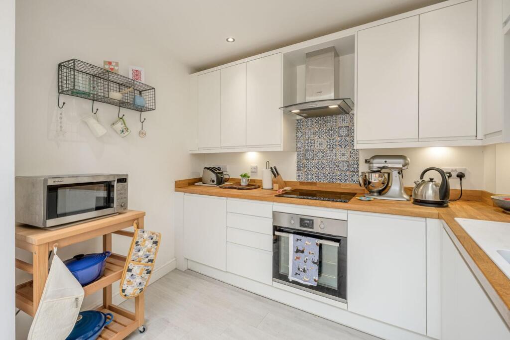 Kitchen Area 2