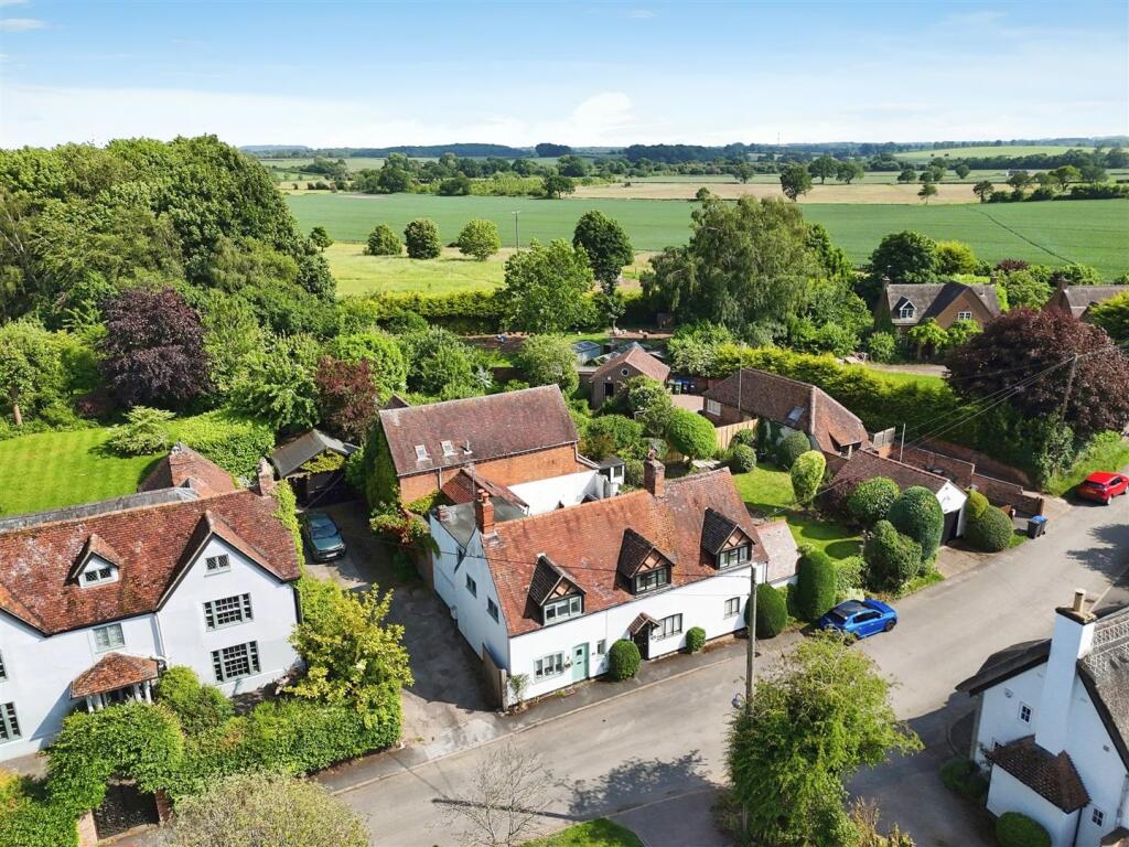 424b2c0d--4CD2-8A4C-44D00E4E4624-74149-00001821A37