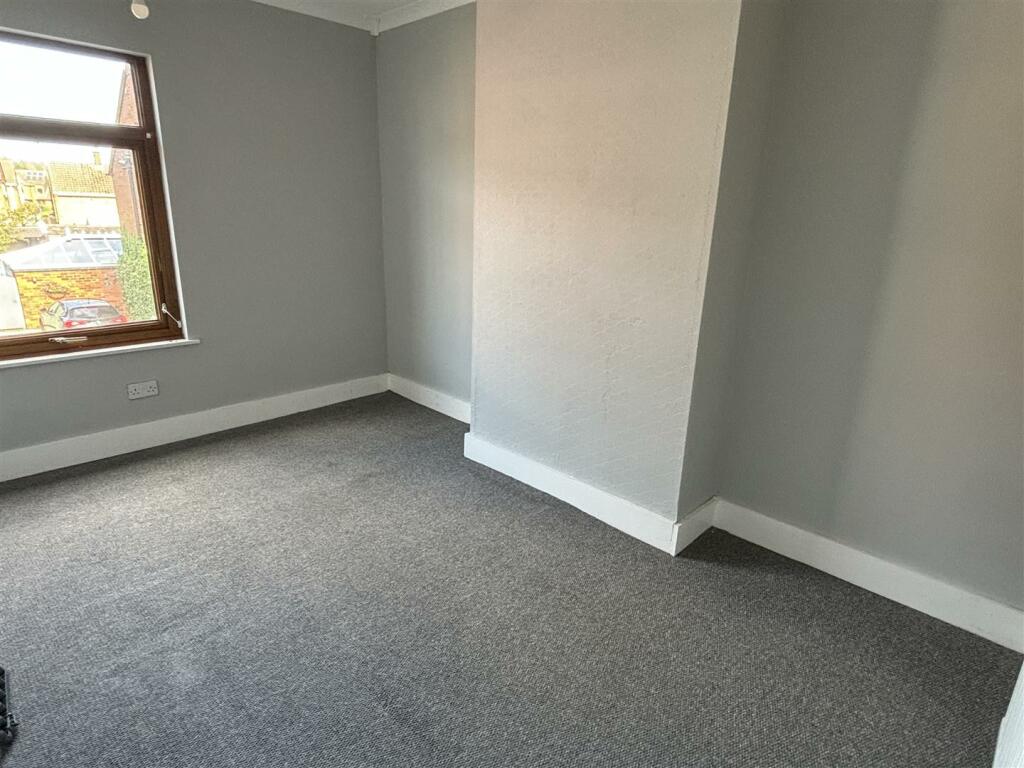 36OS-bedroom2.JPG