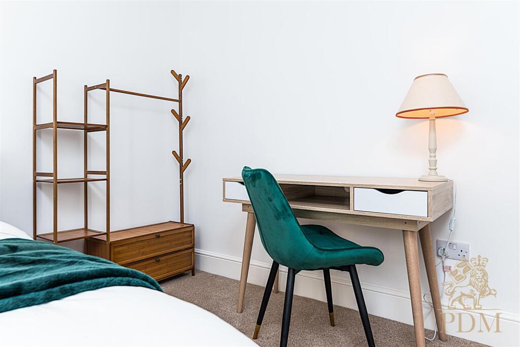 26 Chippendale Lenton Nottingham NG7 1HB