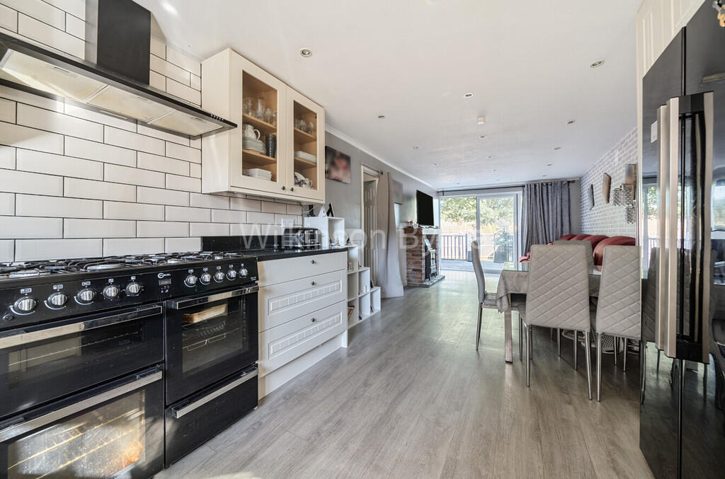 b782f5b5-b104-440...