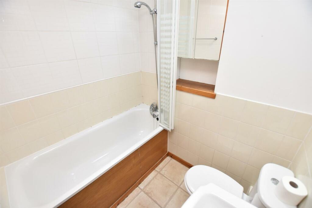 BATHROOM-2.jpg