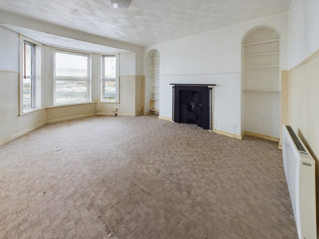 CAM03974G0-PR0102...