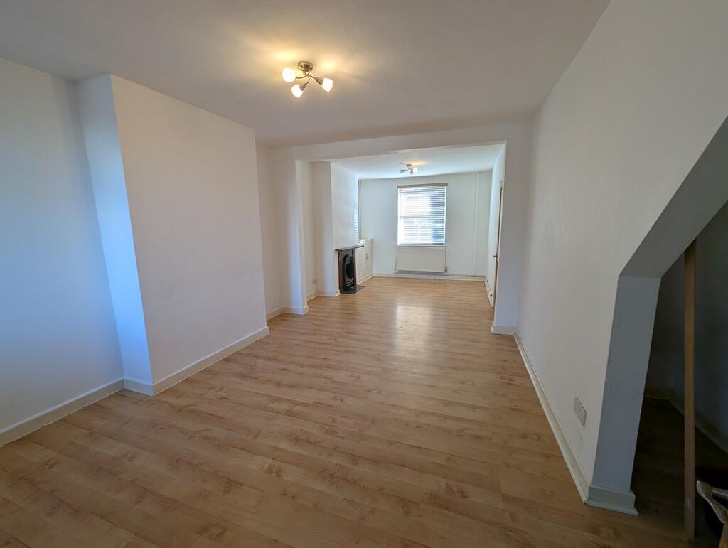 PXL_20251006_1049...