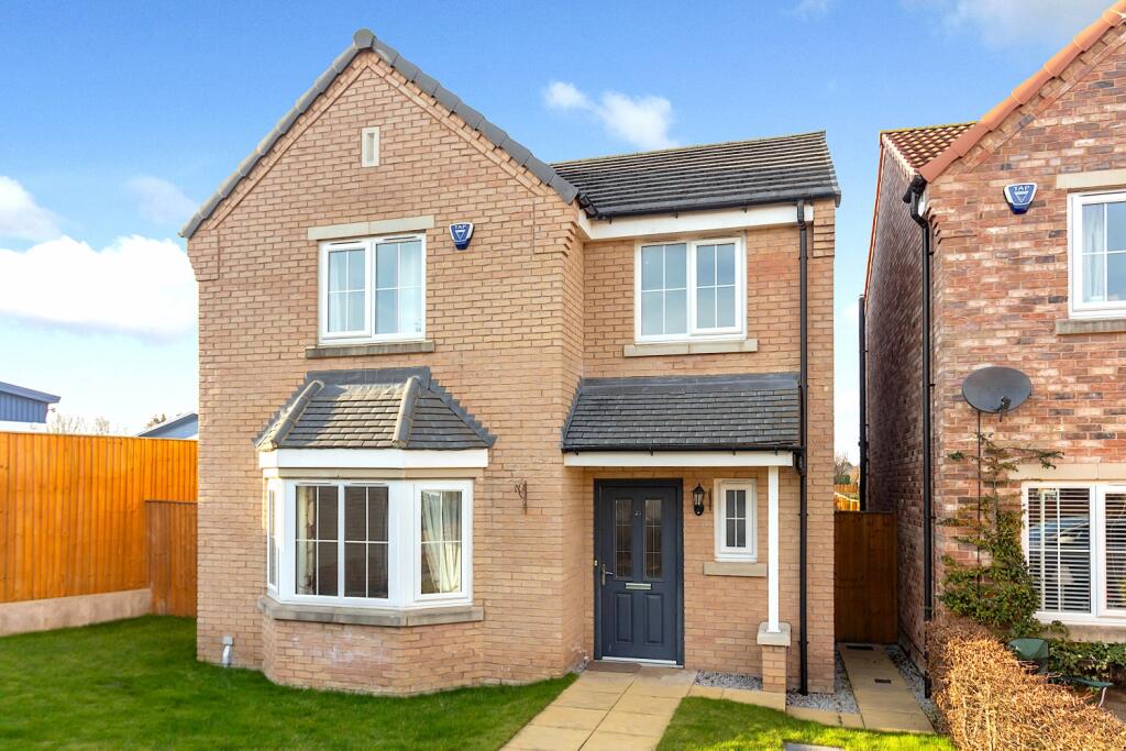 23 Hornbeam Close - Front