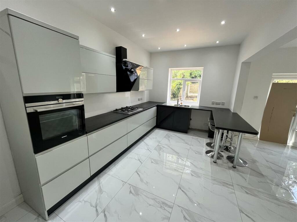 Extended Dining Kitchen