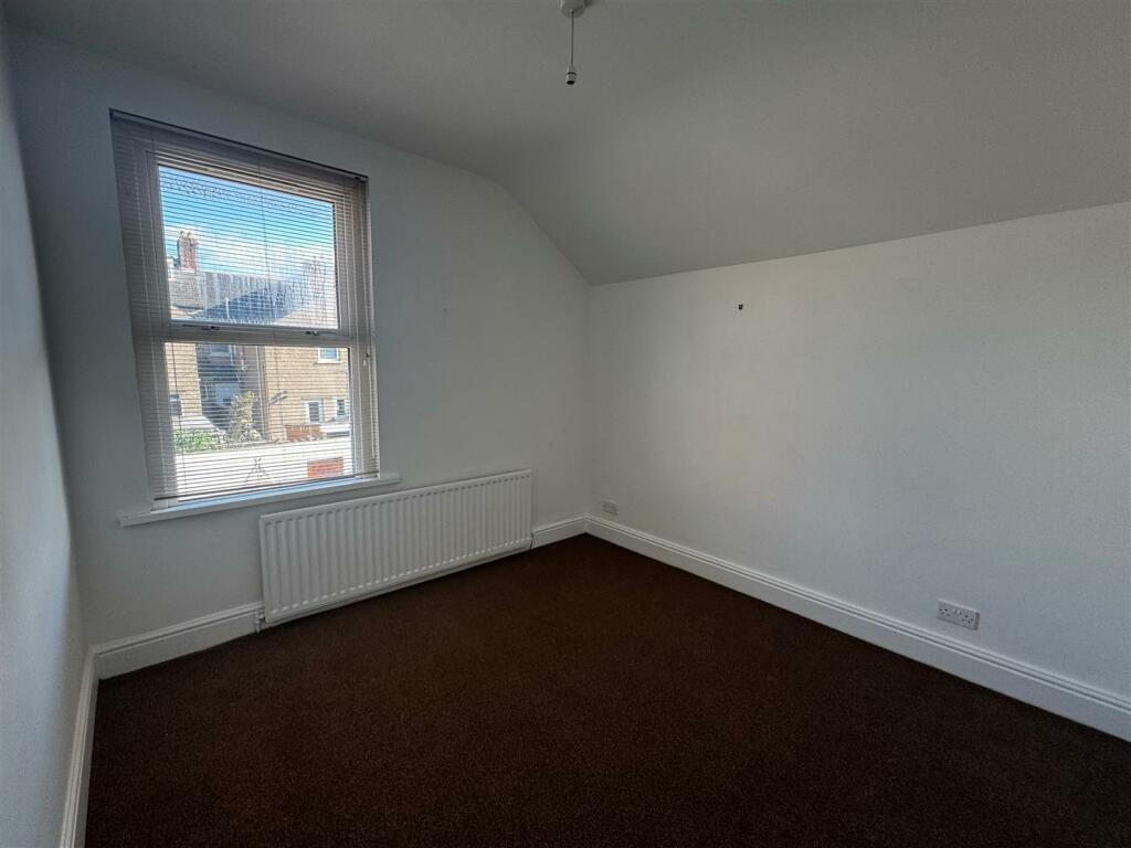BEDROOM.jpg