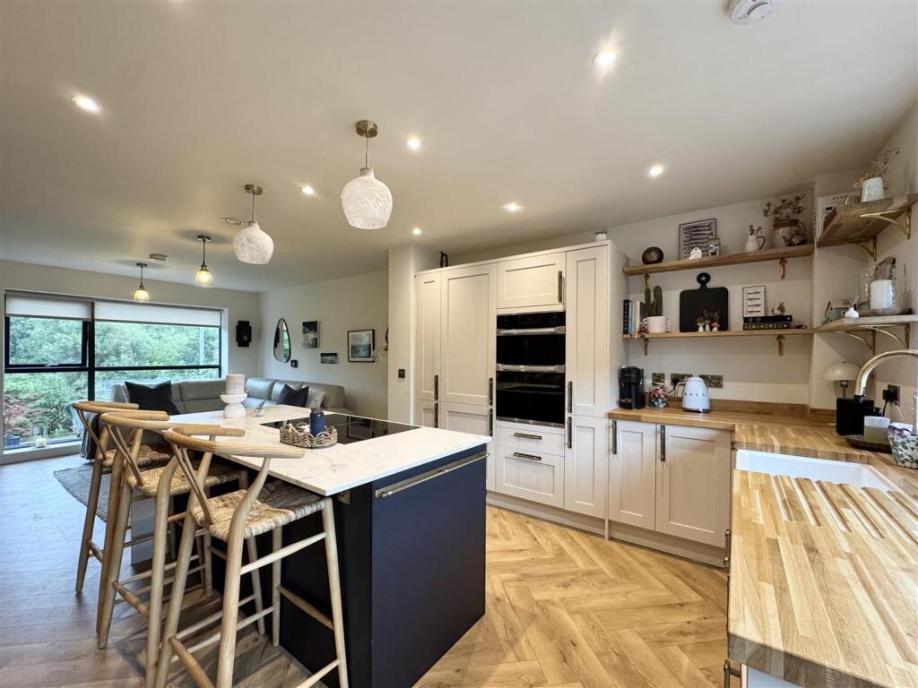 Kitchen/Lounge