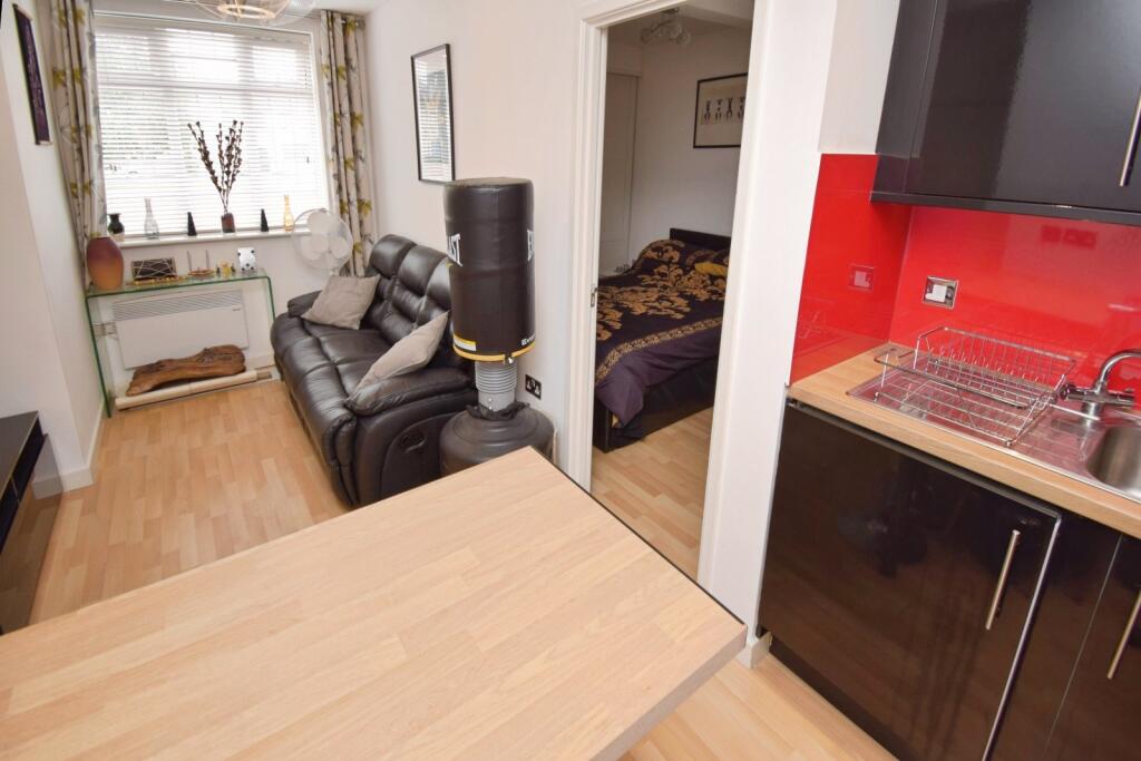 Living/Kitchen