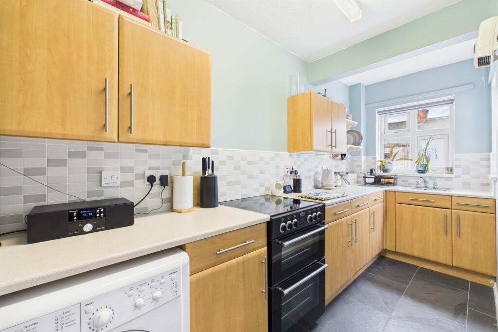 CAM03162G0-PR0299-STILL009