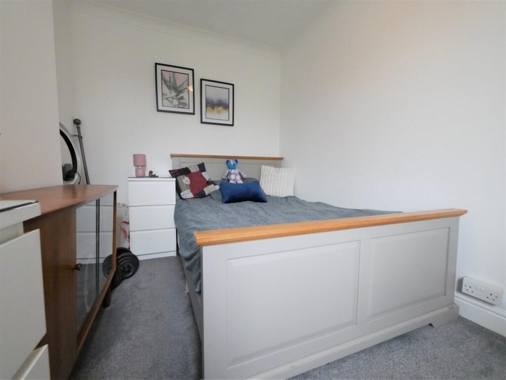 BEDROOM2 1
