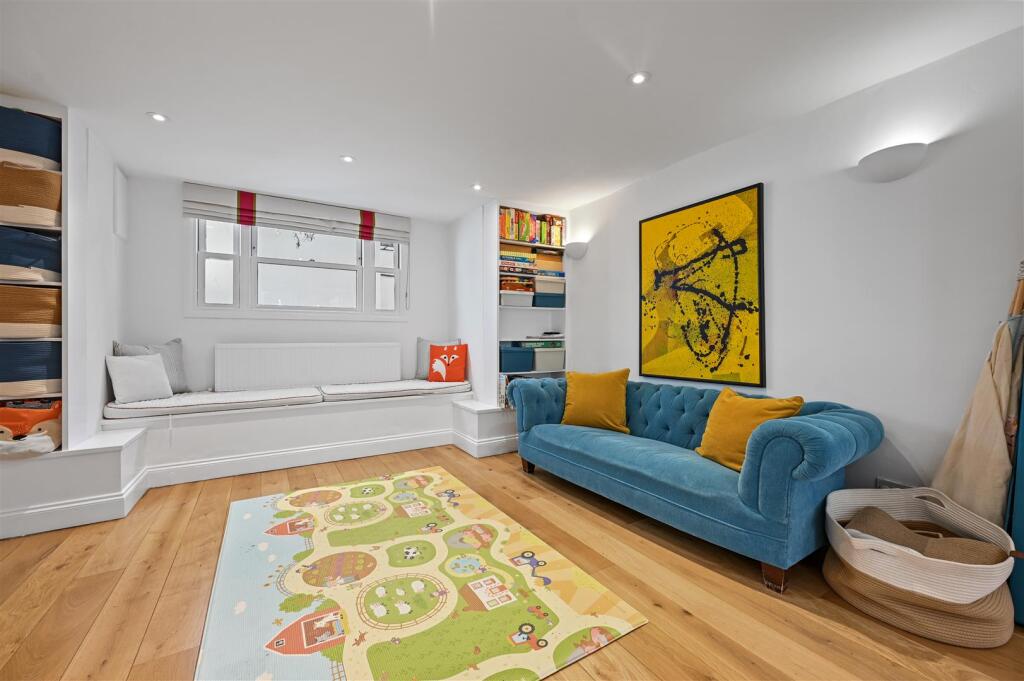 Bolingborke Road - Play Room