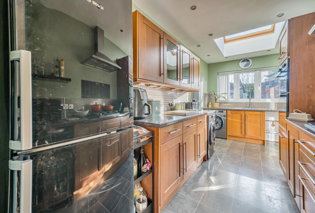 1396046-8-695e648...