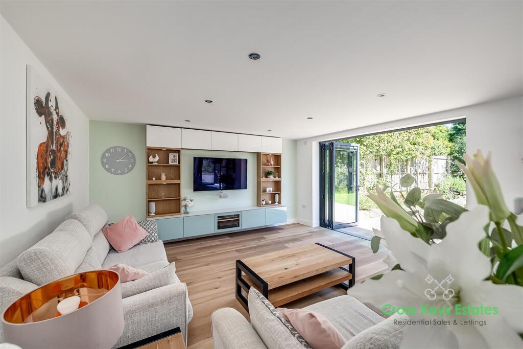 Open Plan Living Room / Kitchen