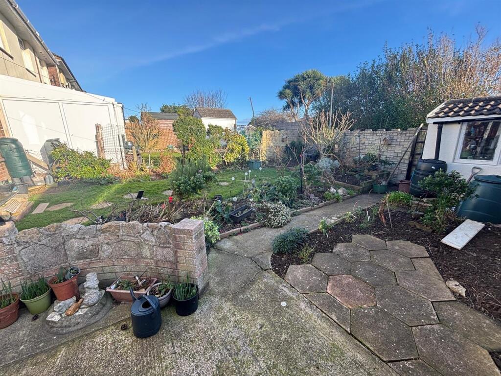 Rear Garden. 4.jpg