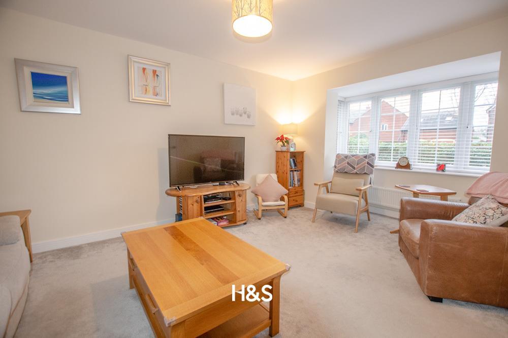 7 Dewberry Road - lounge 3.jpg