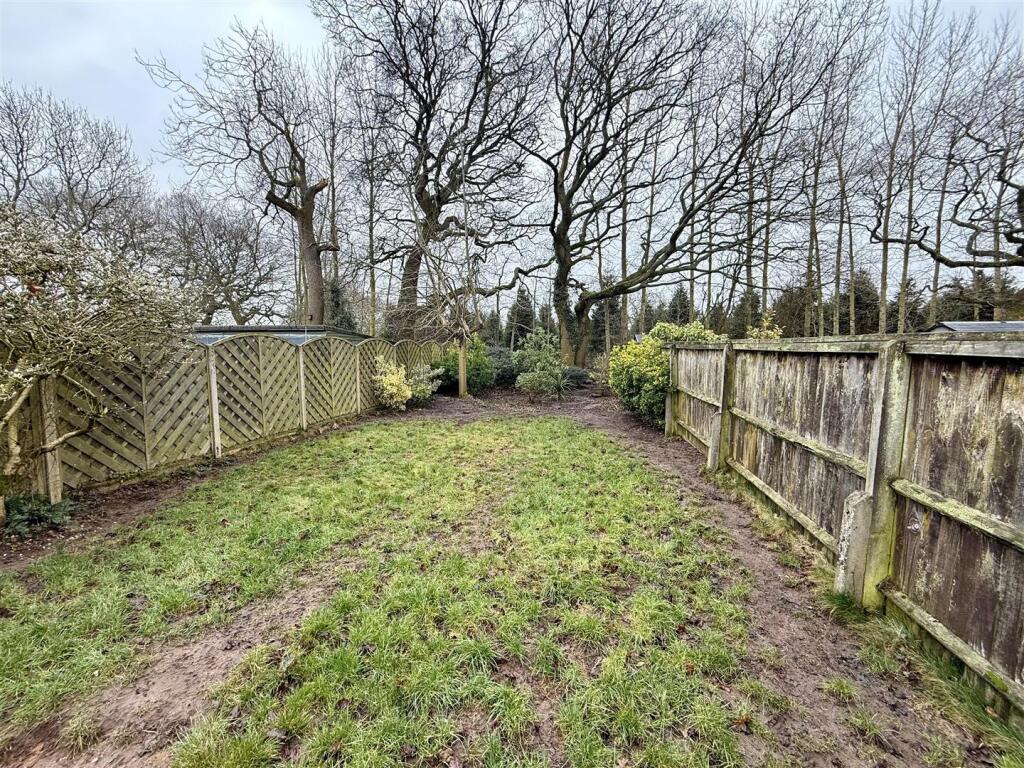 LR82 Garden2.jpg