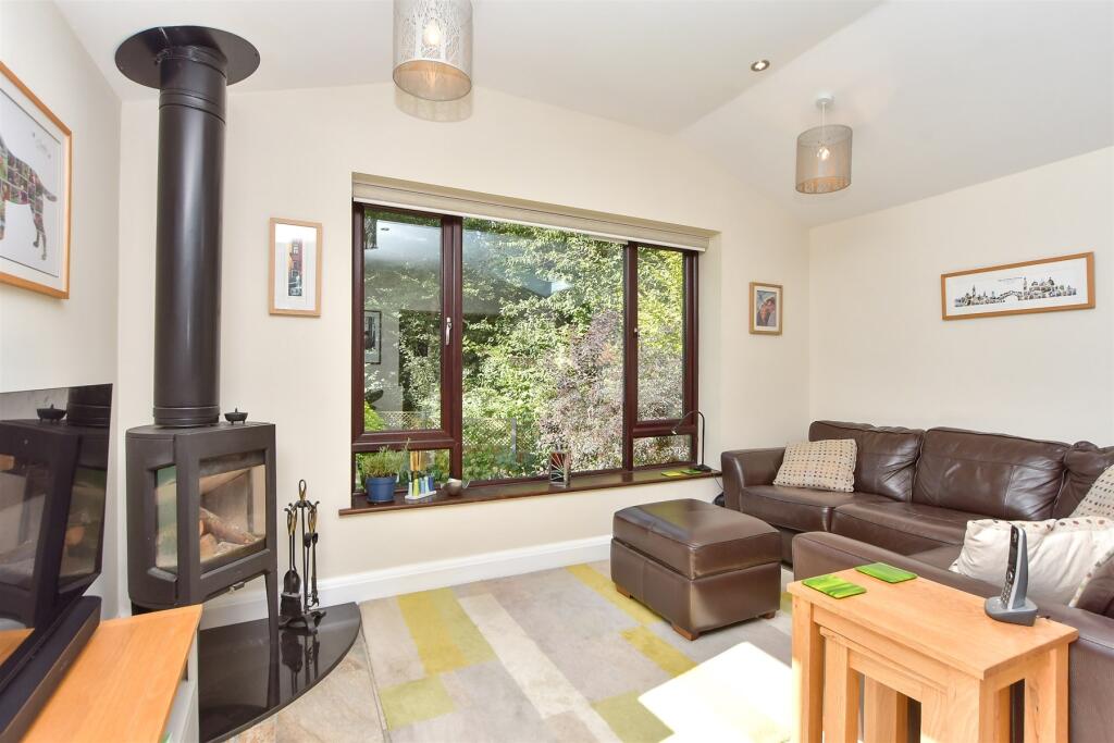 Kitchen/ Breakfast Room