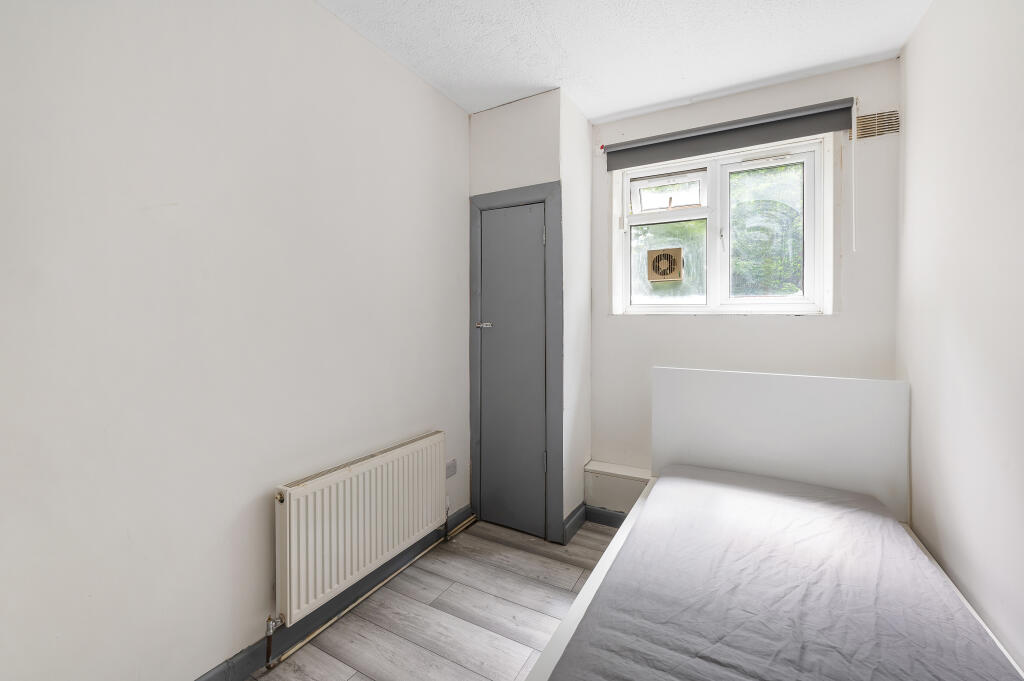 21 White&#39;s Square-9