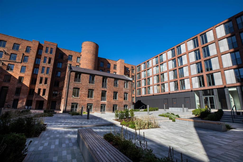 courtyard wing new.jpg