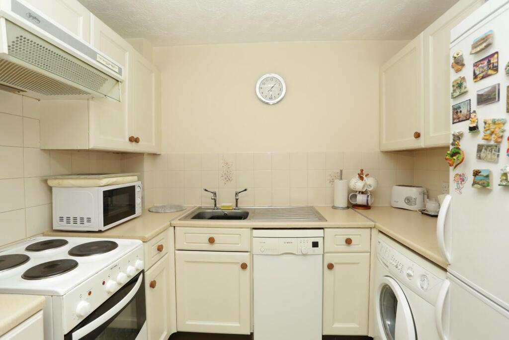 general 14420831_350