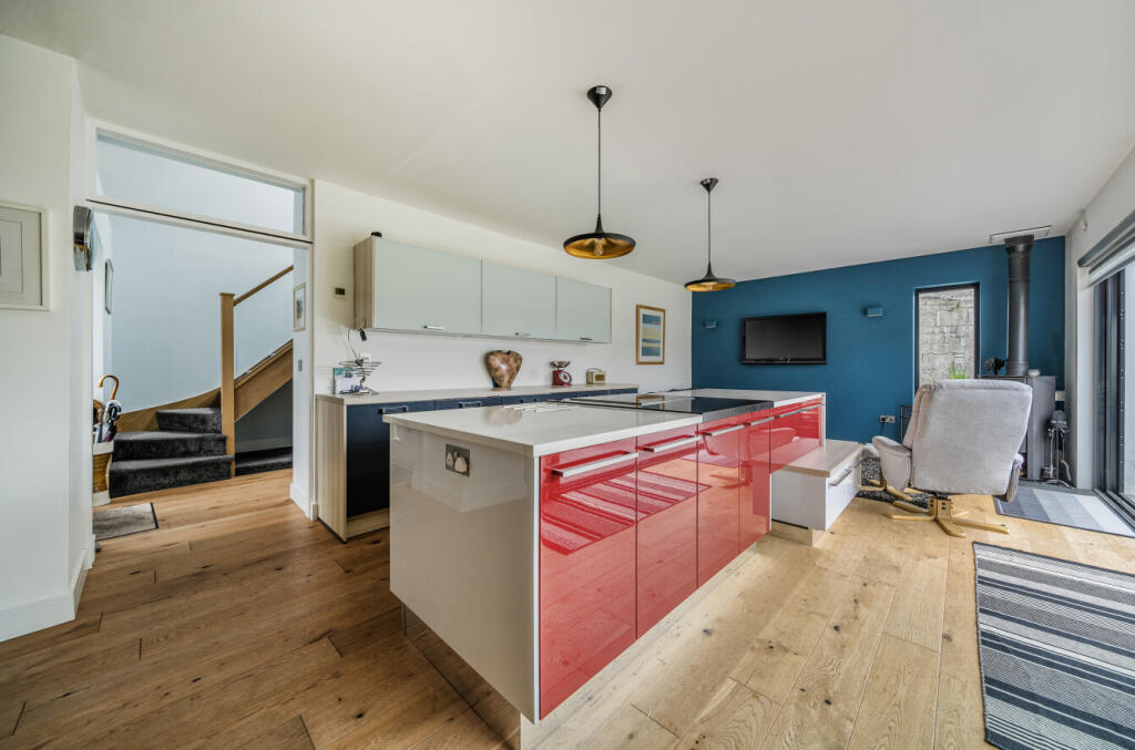 1306021-5-684204e...