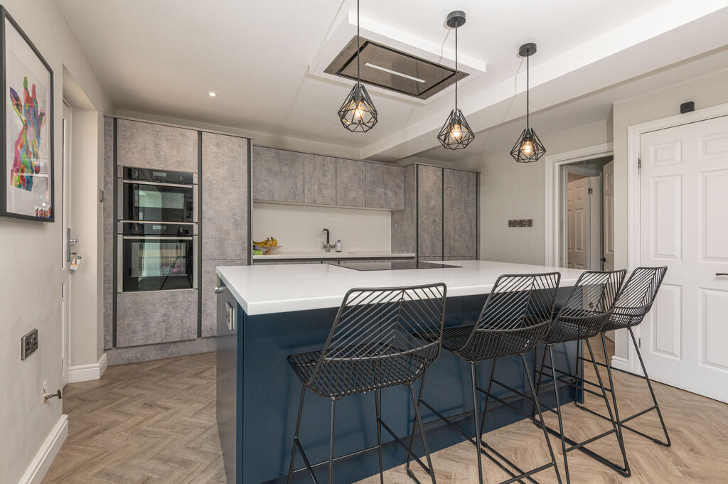 32 - 18 Grantley ...