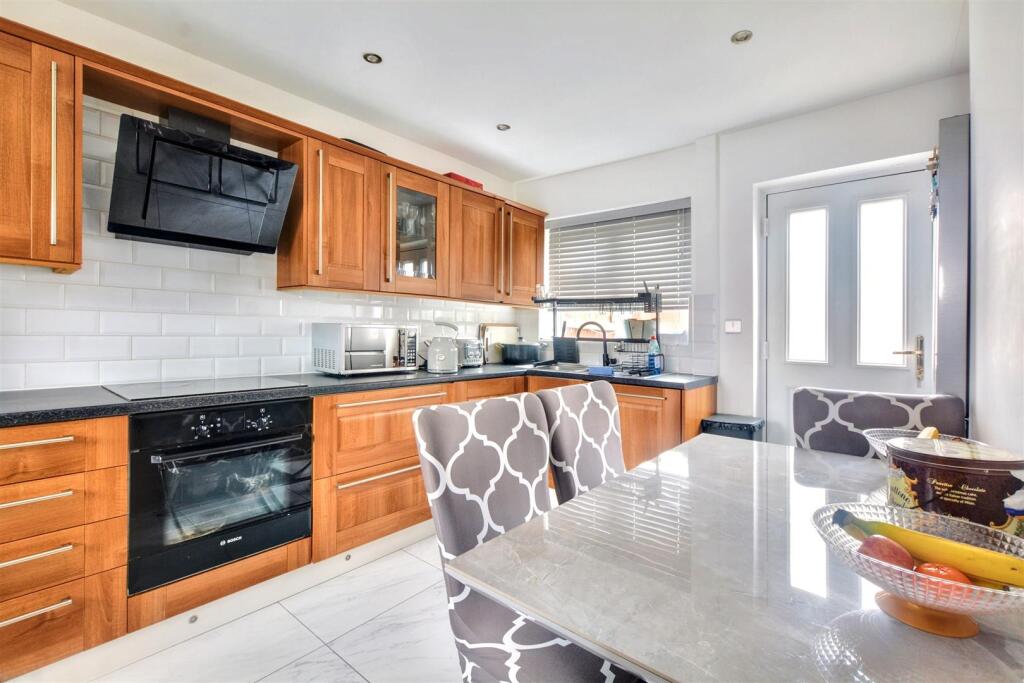 Kitchen_4.jpeg