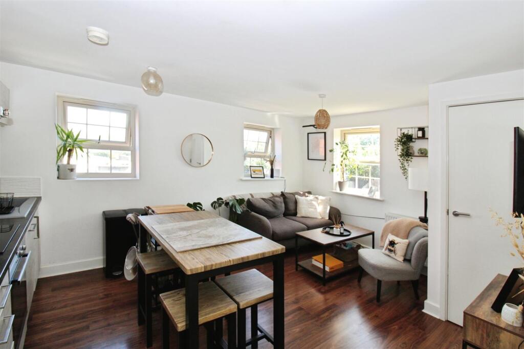 Lounge and Fitted Kitchen Area