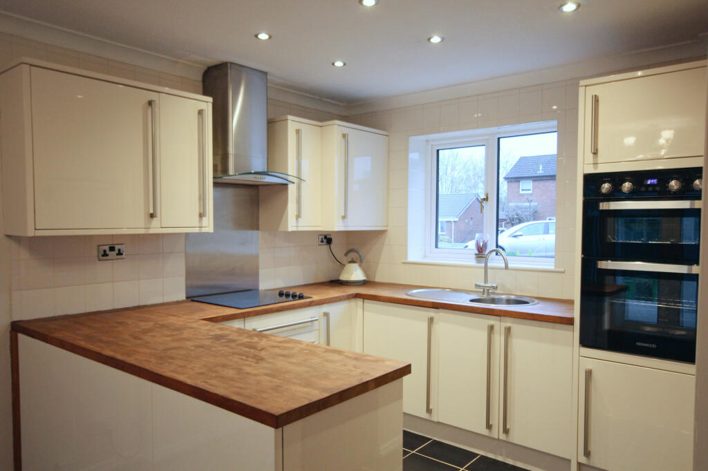 Lounge/Kitchen