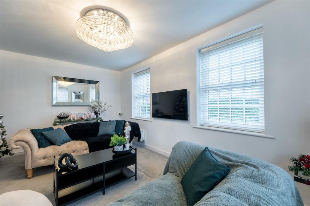 27 Hazelhurst Way-011.jpg