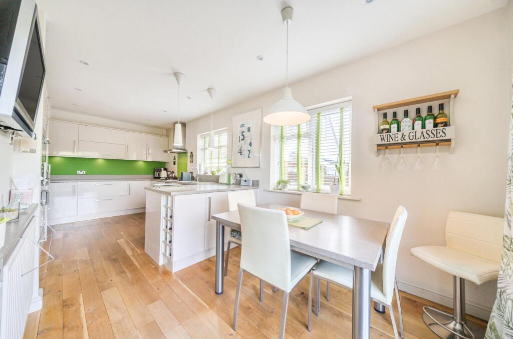 1298544-12-683043...