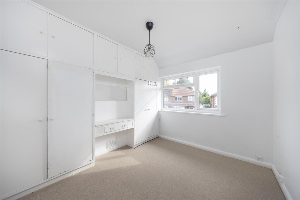 49 Whitemore Road, GU1 1QU-25.jpg