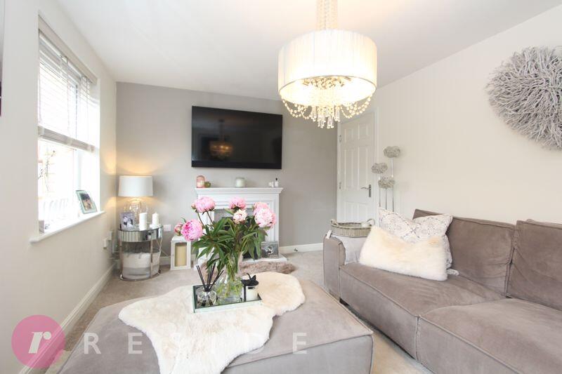 Lounge/Bedroom Five