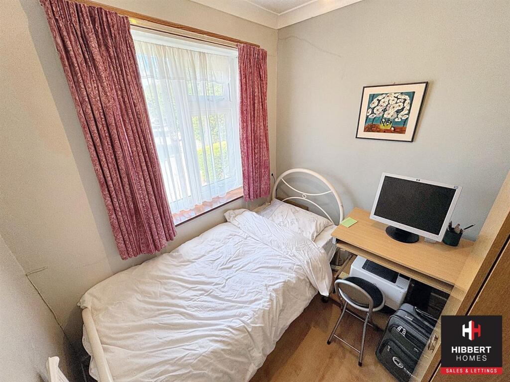 Bed4.jpg