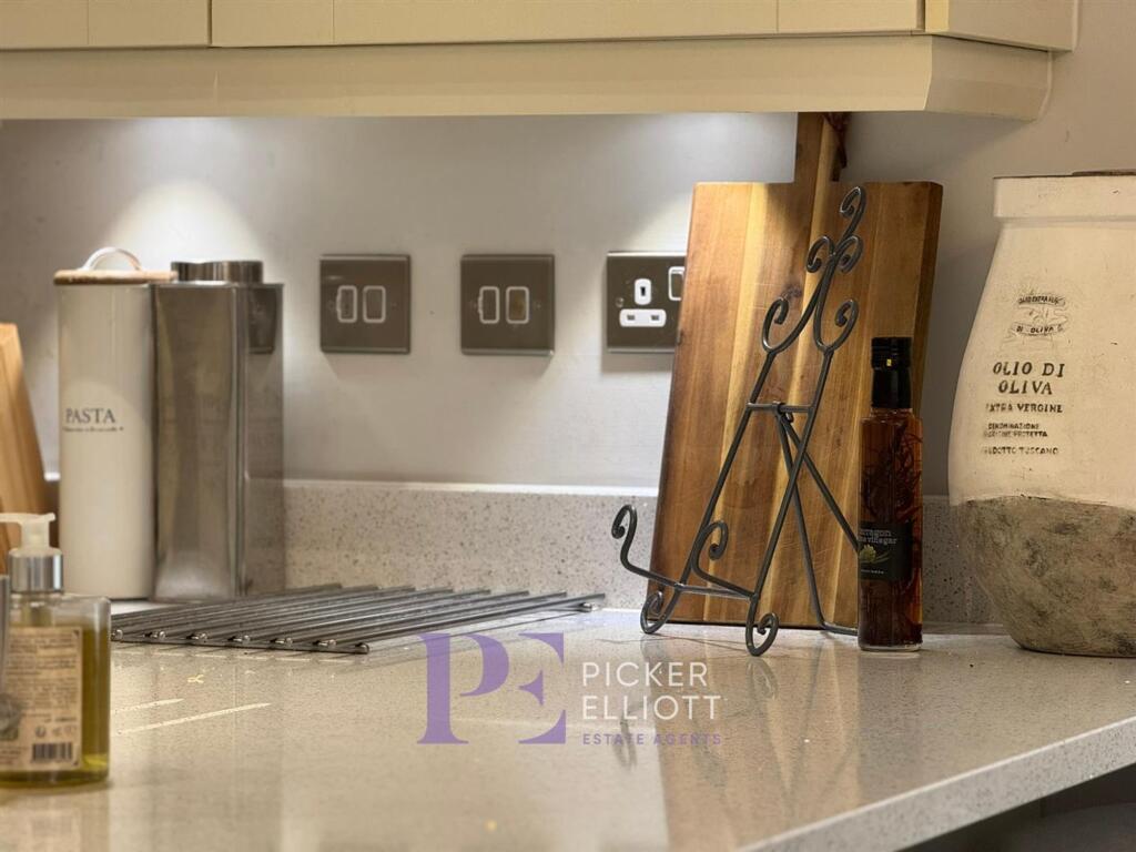 Dining/ Kitchen